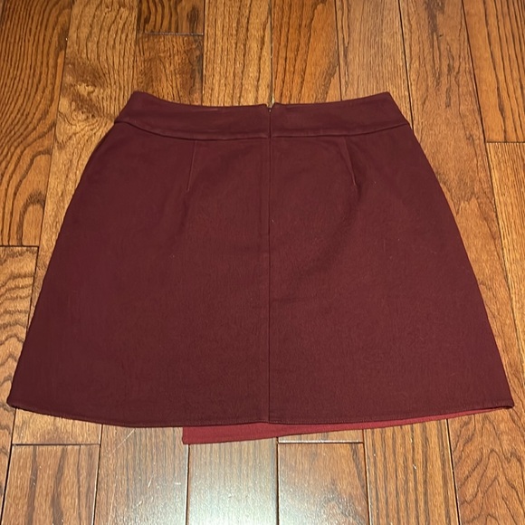 Uniqlo bordeaux color skirt - Picture 2 of 5